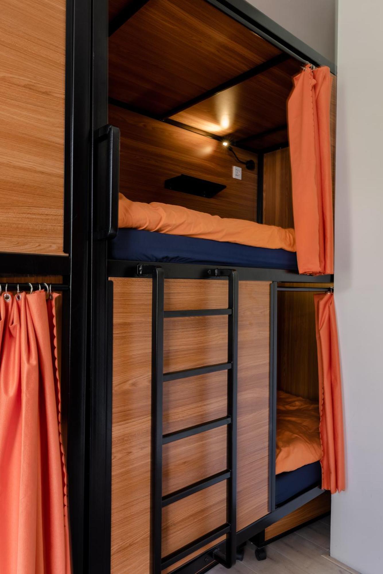 Recharge Hostel Rotterdam Room photo